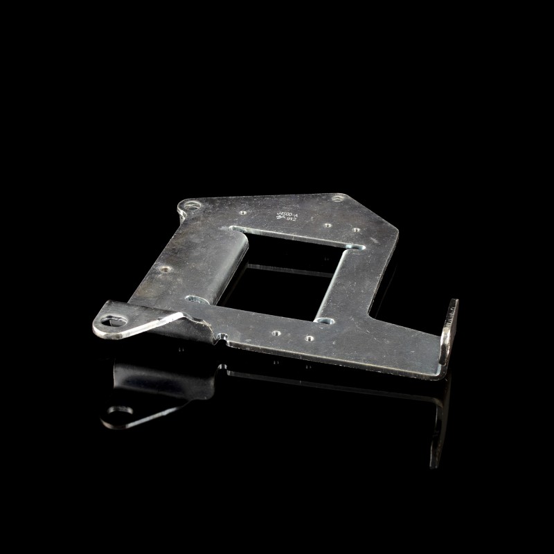 Разъем подключения блока управления двигателем  