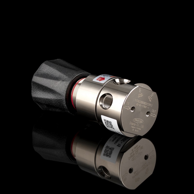 Регулятор давления 072 серии из никелированной латуни от 0.1 до 17 бар ТЗЕ 1/4