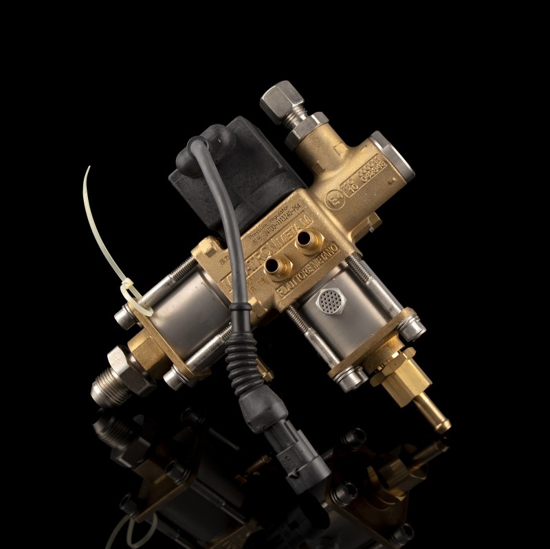 Редуктор газовый высокого давления J4T00-1113240-P64